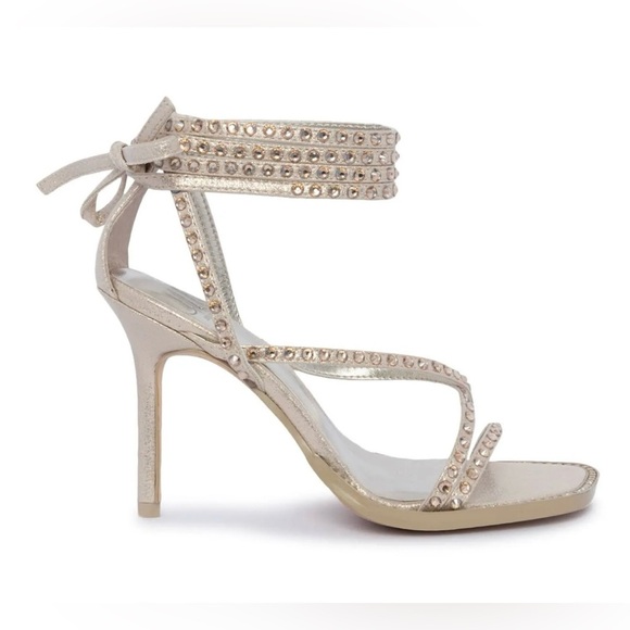 JLO Gardina Strappy Lace Up Heel Light
Gold Champagne - Picture 6 of 16